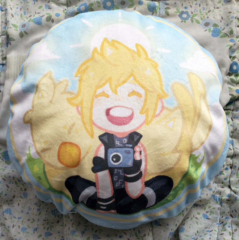 prompto round pillow